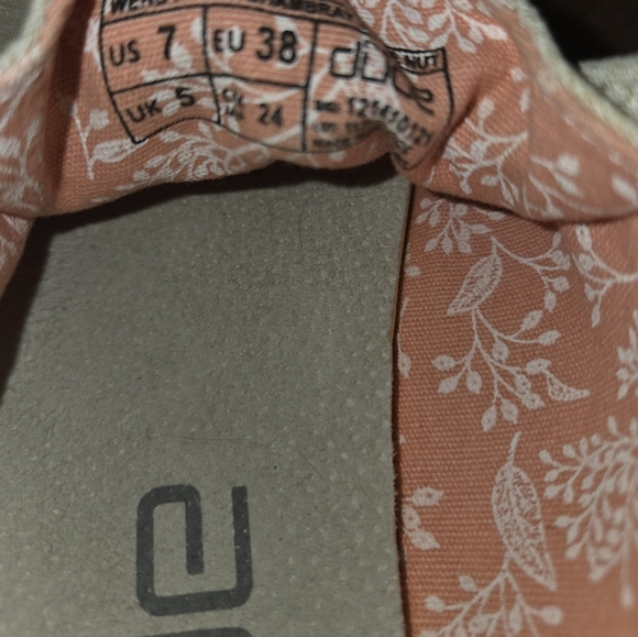 Hey Dude Women's Wendy Chambray Light Grey Casual Slip-On Shoes. - Picture 6 of 7